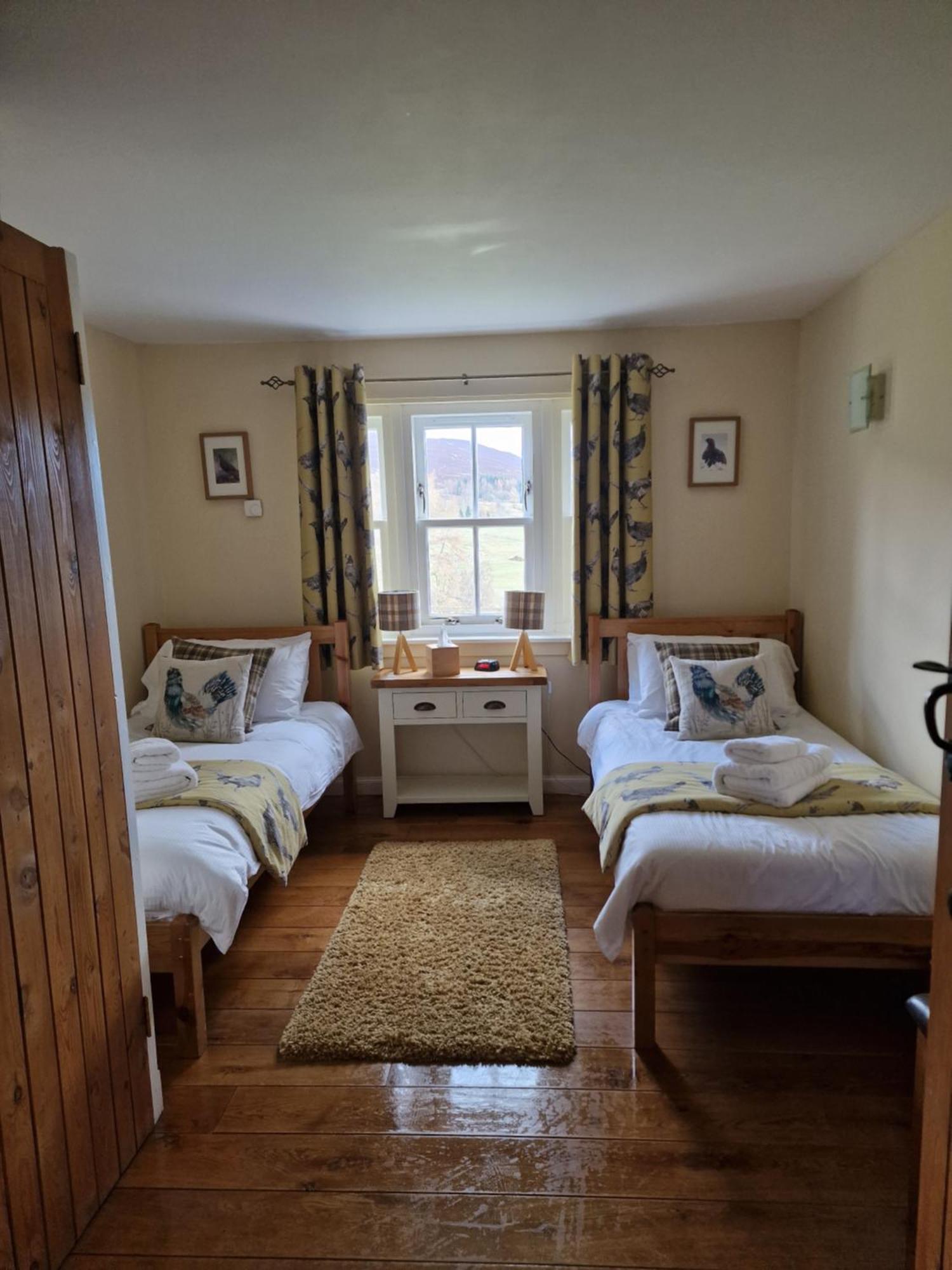 Dalnoid Cottages & Treehouses Nr Glenshee מראה חיצוני תמונה